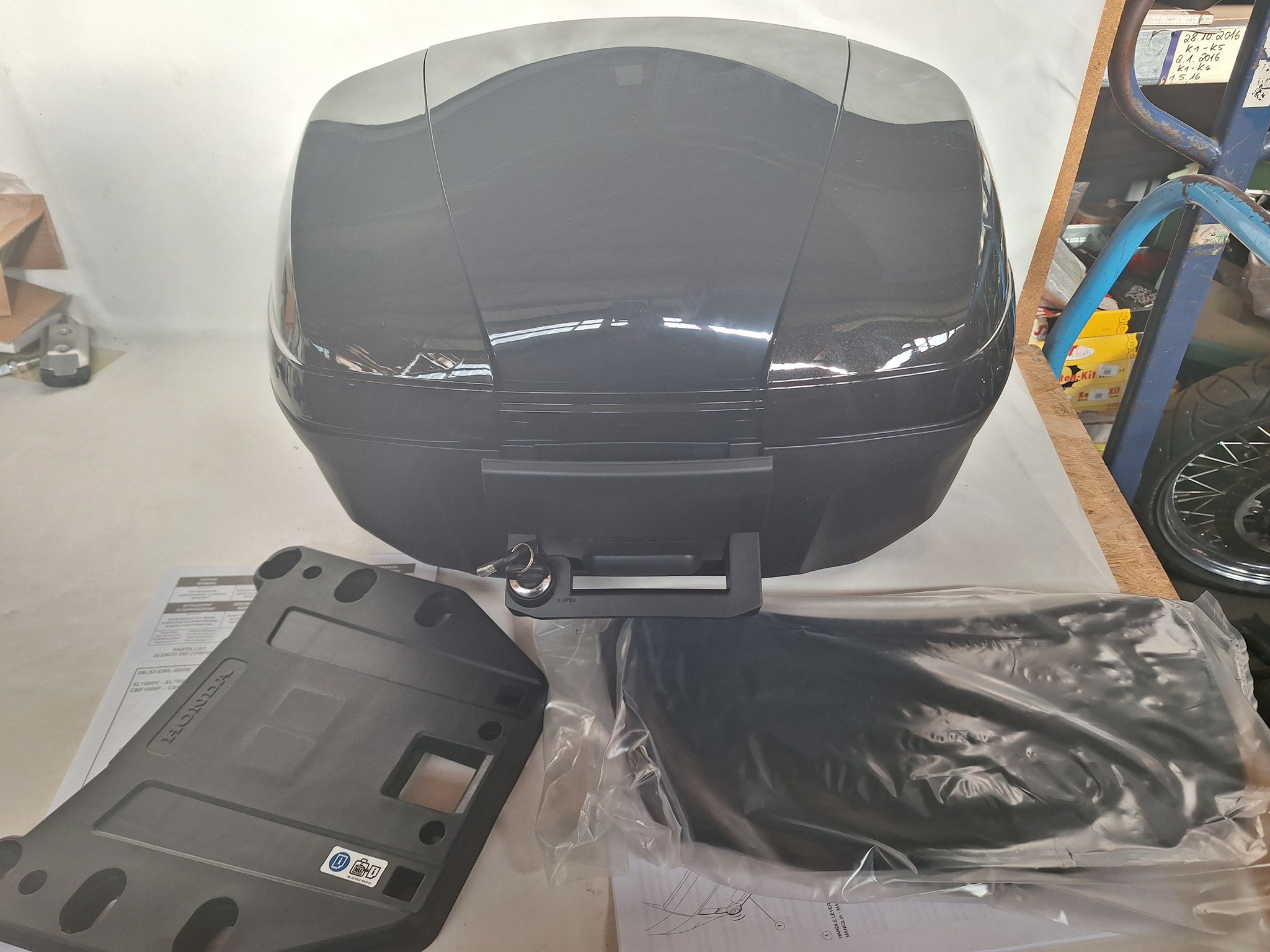 Picture of TOP BOX  45L  08L55-EWL-880F  